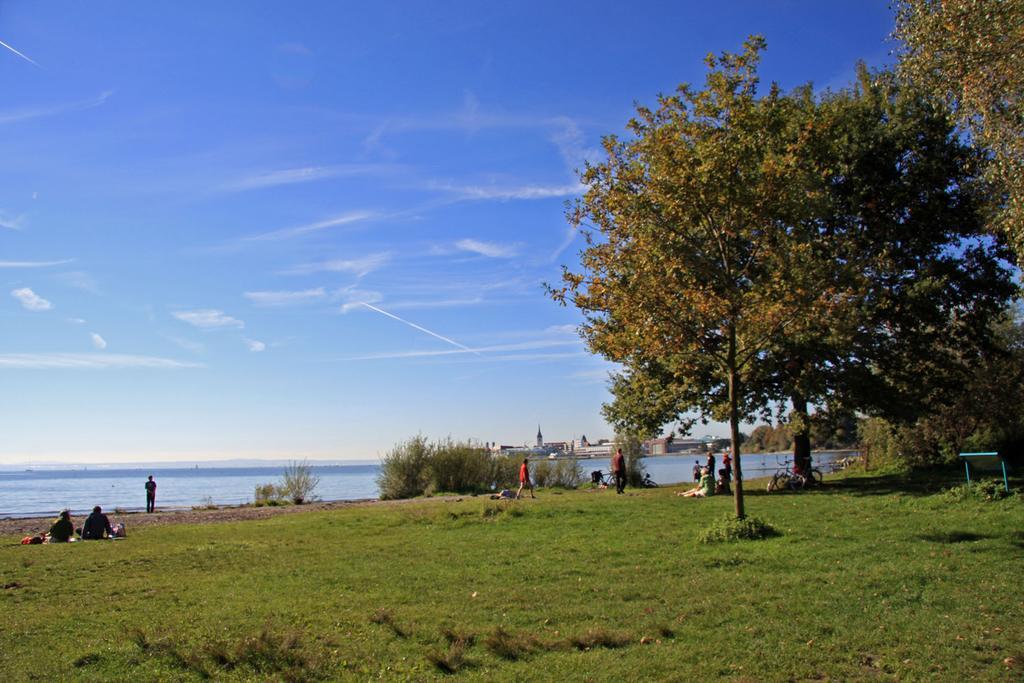 Lakeside Smoker-Apartment Friedrichshafen Esterno foto