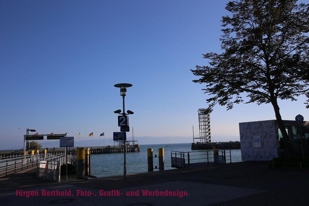 Lakeside Smoker-Apartment Friedrichshafen Esterno foto